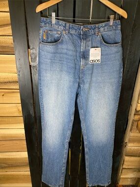 NWT ASOS High rise Straight Jeans in Light Blue size 10 long inseam 34”